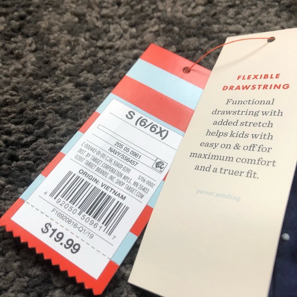 Brand new, never been worn before, has price tag on it - Picture 3 of 3